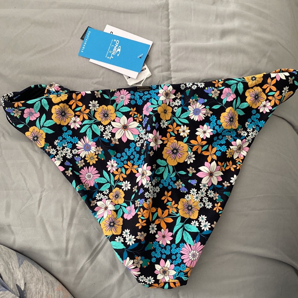 O’Neill bikini Large. - Picture 3 of 4